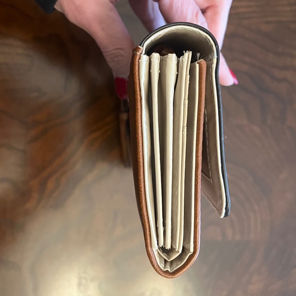 NWOT Women’s Tan Long Wallet by Guang Tong - Picture 4 of 9